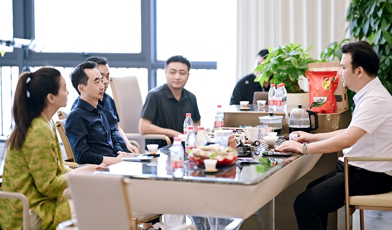 著名企業(yè)顧問劉潤走進松普智能，關注uv印刷設備如何借京東智谷”上樓進化“(圖4)